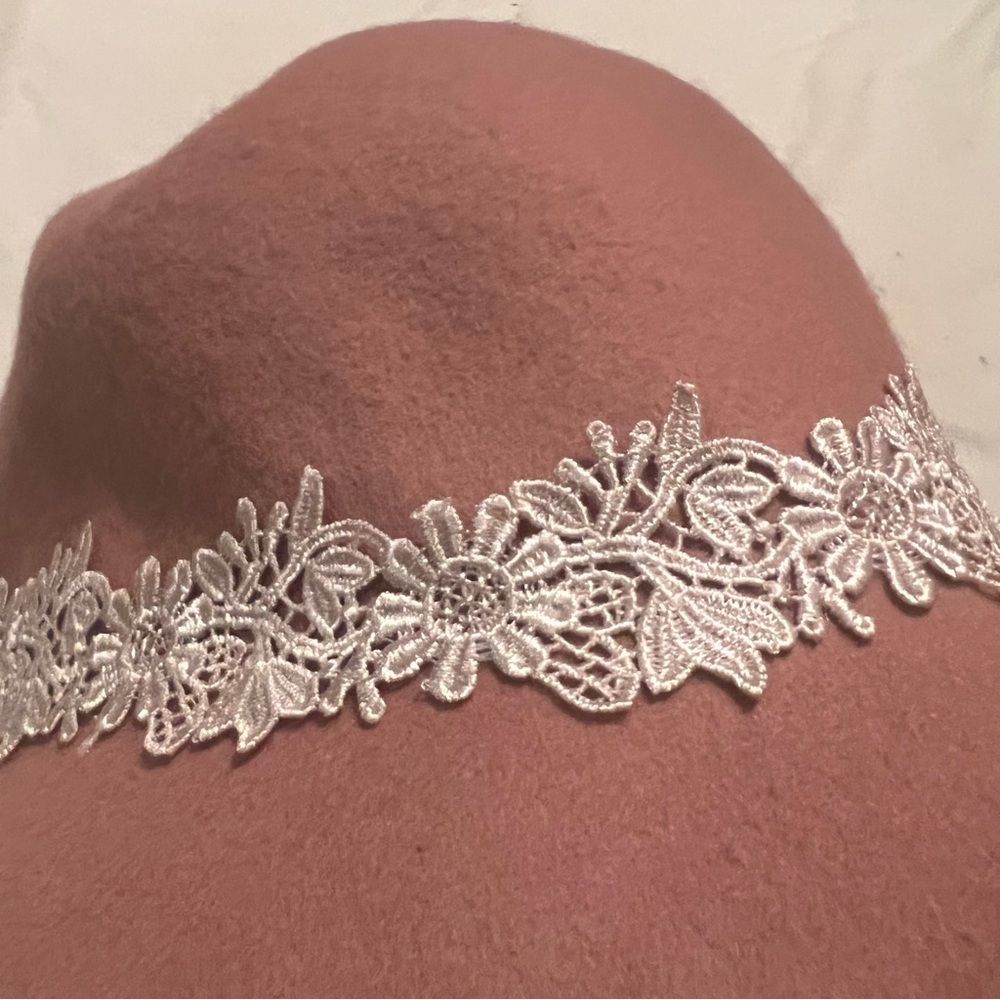 Elegant Pink Lace-Trimmed Women's Hat - Picture 4 of 10